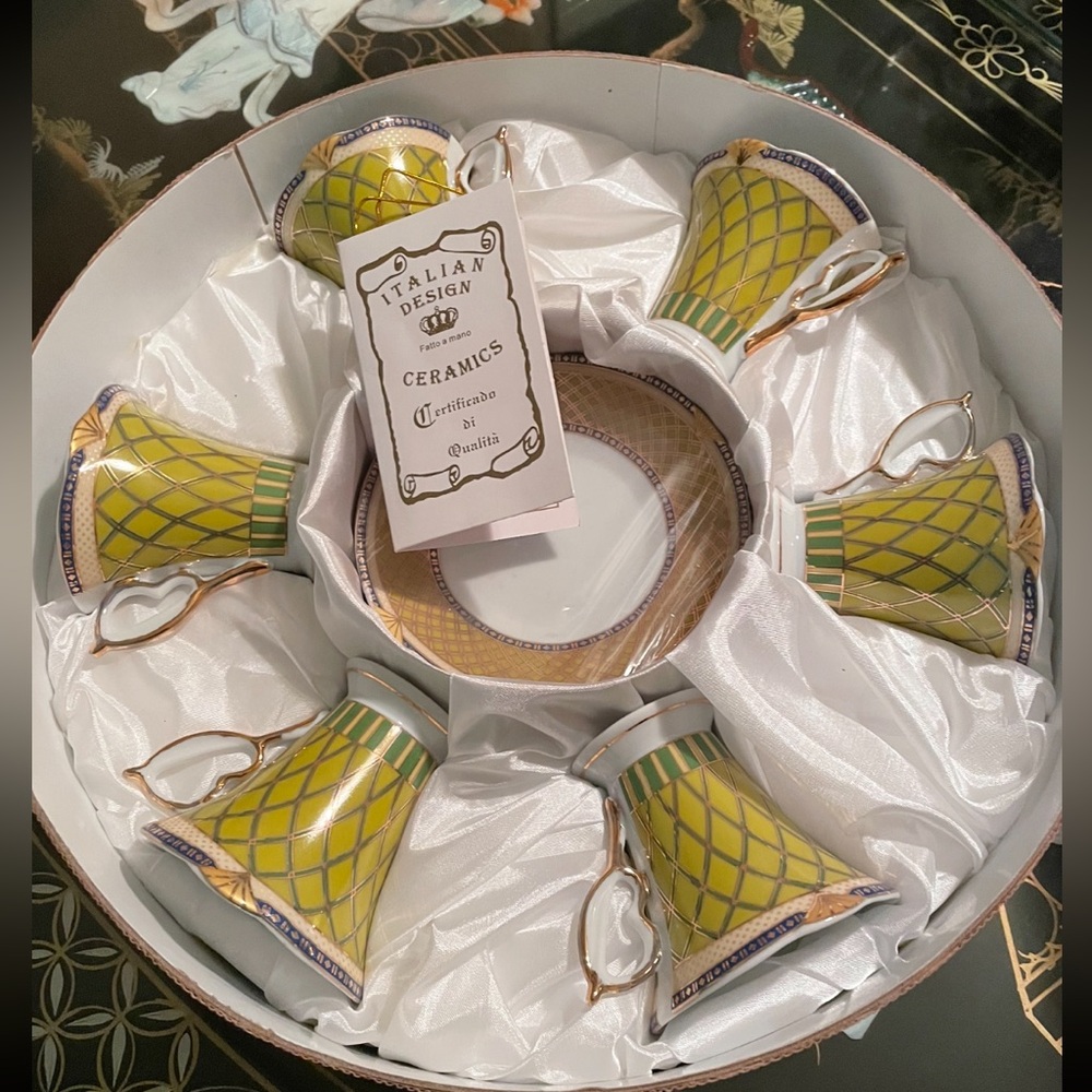 Exquisite ITALIAN DESIGN Fatto a mano CERAMICS porcelain 12 piece tea set
